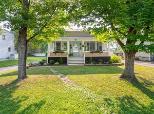37 Hood Dr, Canfield, OH