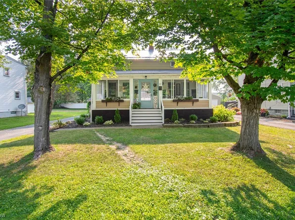 37 Hood Dr, Canfield, OH 44406