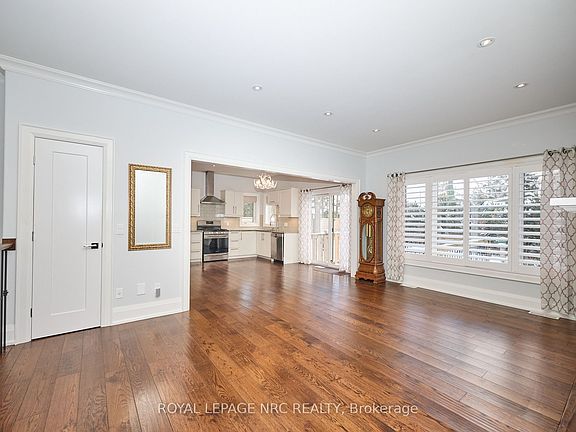 4th image of 117 Burleigh Rd N