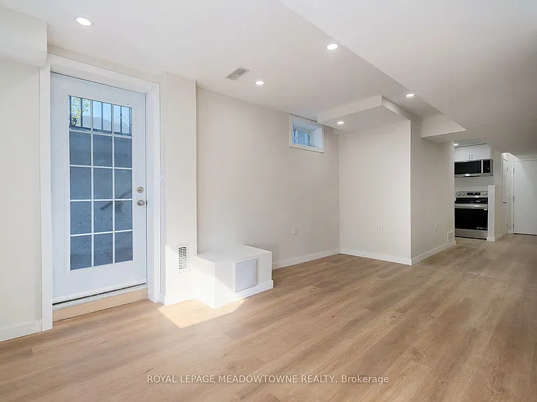 1410 Wellwood Ter #BASEMENT — Photo 10