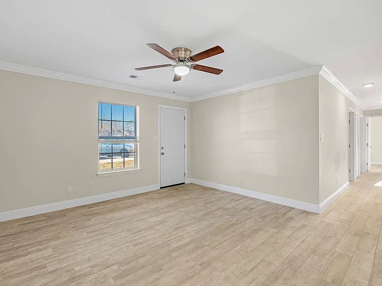 Robertsdale Village Apartments — Photo 38