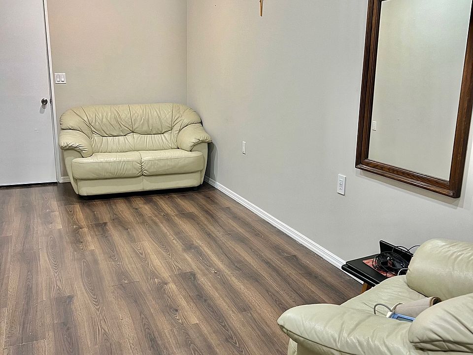 2nd image of 604 Onderdonk Ave Floor 2