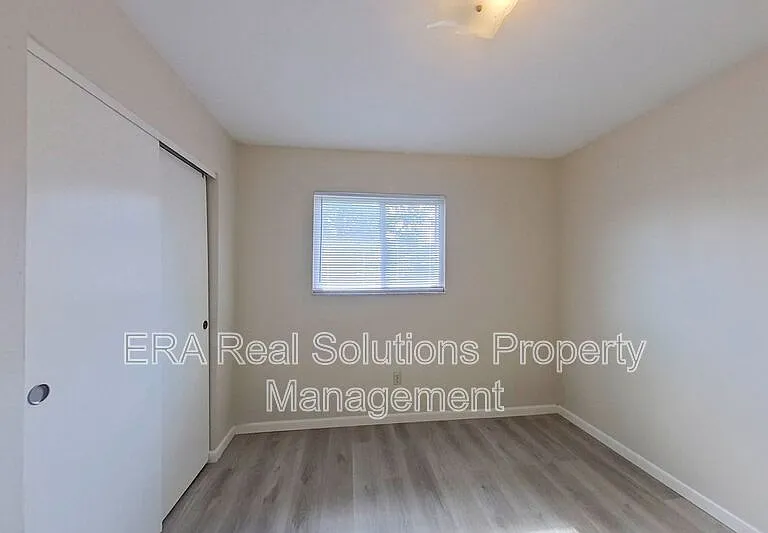 2462 Hiawatha St — Photo 14