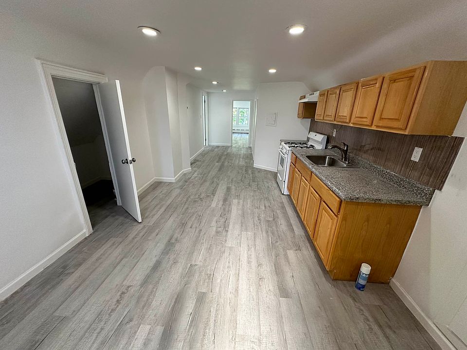 1st image of 7107 14th Ave #3