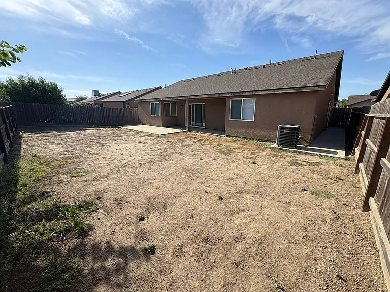 2132 E Sweet Ave — Photo 33