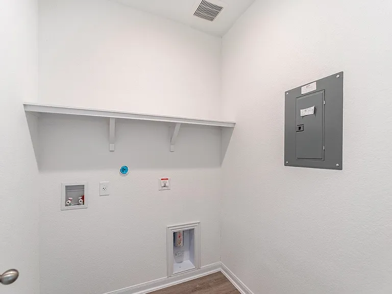 11130 Hollinger Cir — Photo 14