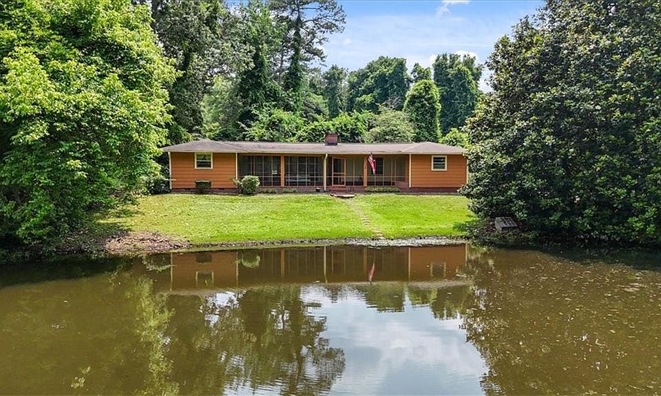 1st image of 347 Oakhurst Dr