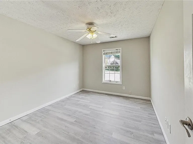 326 Canterbury Place Dr — Photo 30