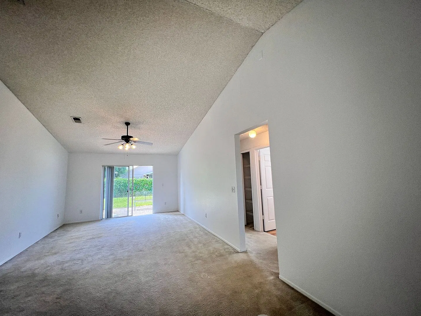 Kissimmee Single Family 3x2 Home! — Photo 4