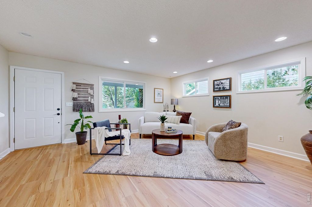 2418 Sunstone Dr