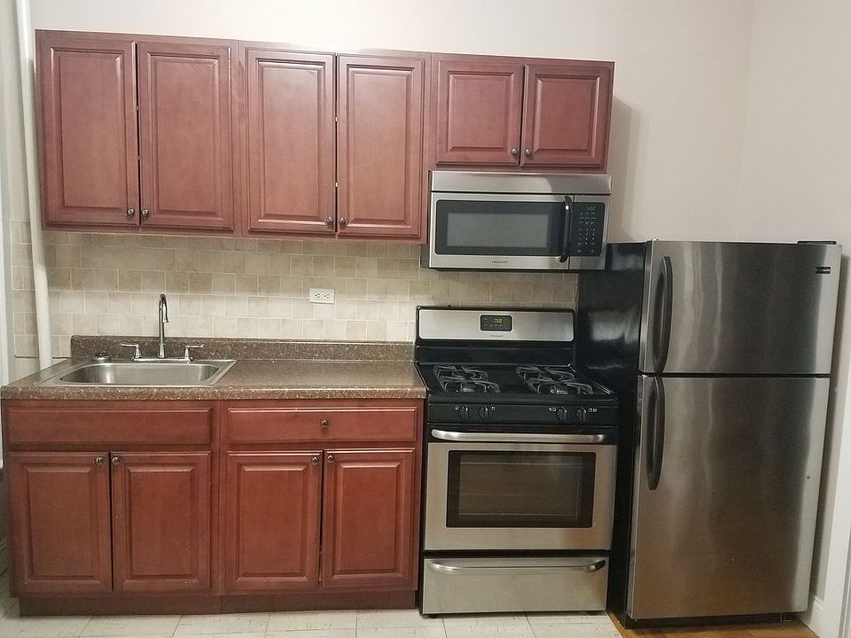 2nd image of 1331 Pacific St APT 1