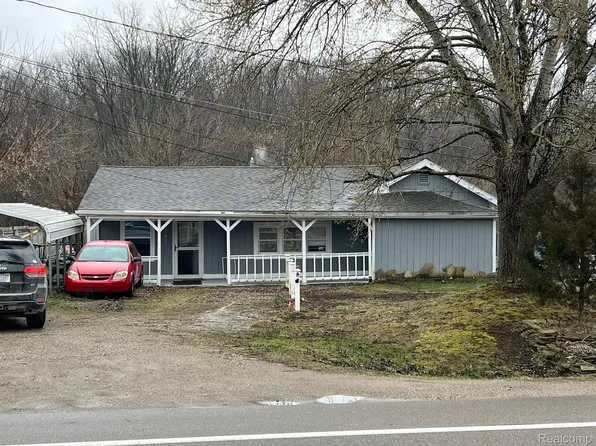 5701 Hinkley Rd, Stockbridge, MI 49285