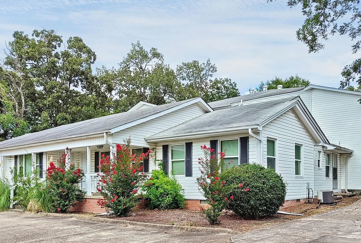 Charming 1BR Apartment in Little Rock — Photo 3