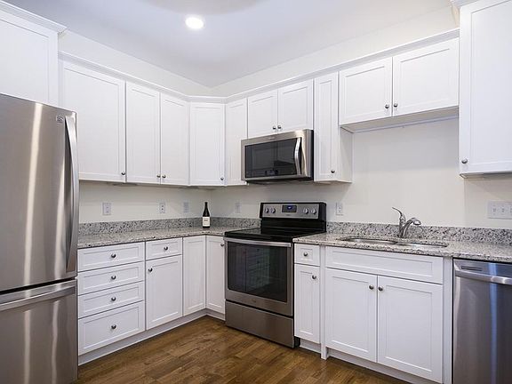 5th image of 422 John Mahar Hwy Unit 406