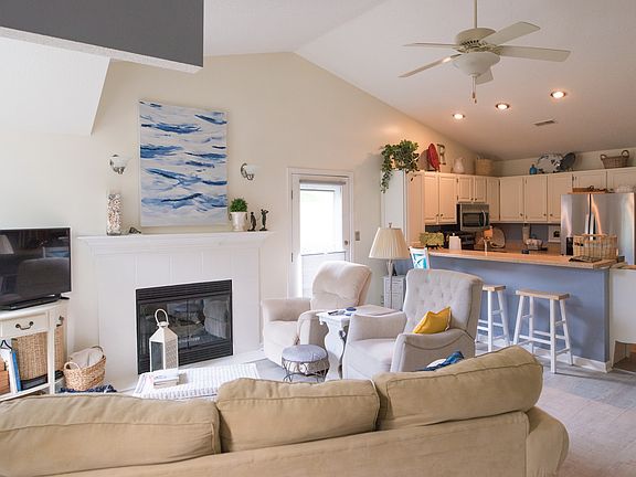 5th image of 9409 S Harbour Pointe Dr