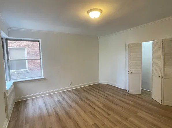 915 East 17th Street image 7 of 15