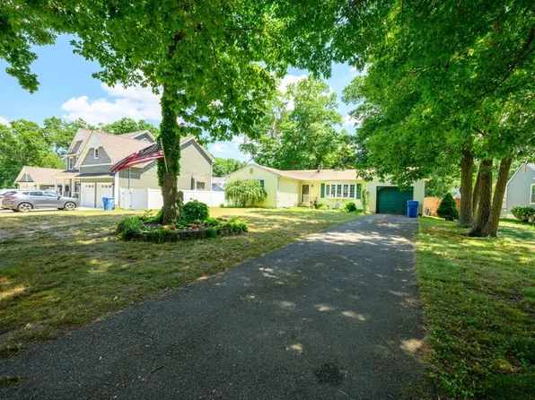 2556 Woodland Rd, Manchester, NJ 08759