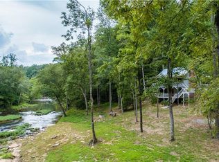 101 Creekside Cabin Trl, Talking Rock, GA 30175