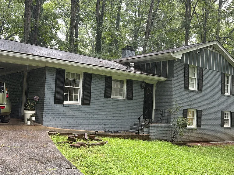 1982 Pine Hill Cir NW — Photo 3