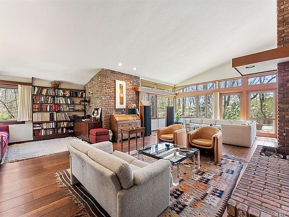 5th image of 98 Cushman Road