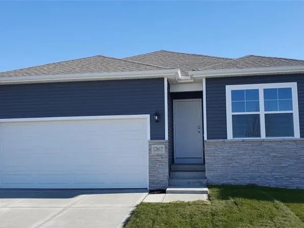 2909 Birchwood Dr, Norwalk, IA 50211