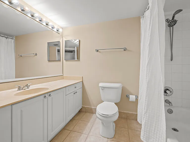1100 Crestwood Ct S #S-1109 — Photo 20