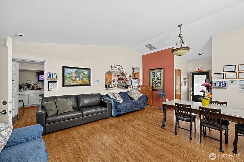 4th image of 11606 SE 219th Place