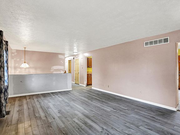 5th image of 4344 S Lynhurst Dr