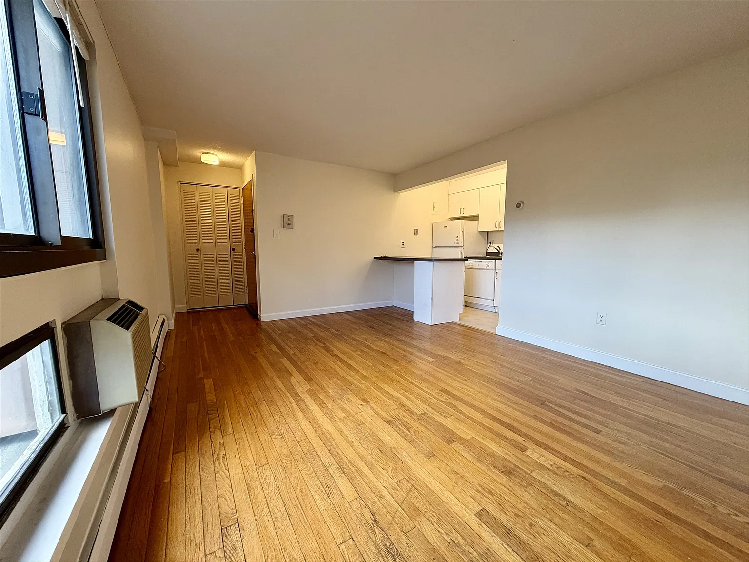 1 bed, 650 sqft, $2,500 — Photo 3