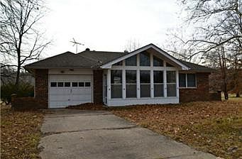 5th image of 15303 Midland Dr