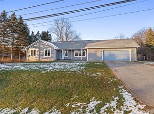 29504 Omenwood Ave, Farmington Hills, MI 48336
