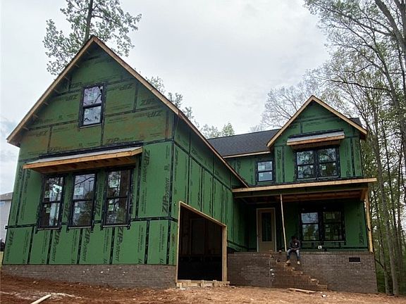 2nd image of 506 Montague Dr