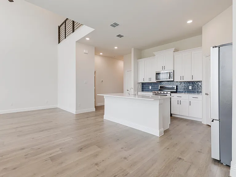 1506 Lake District Dr — Photo 13