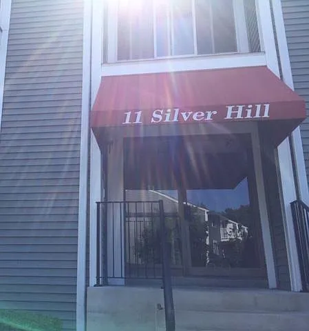 2 bed, 947 sqft, $2,600 — Photo 4