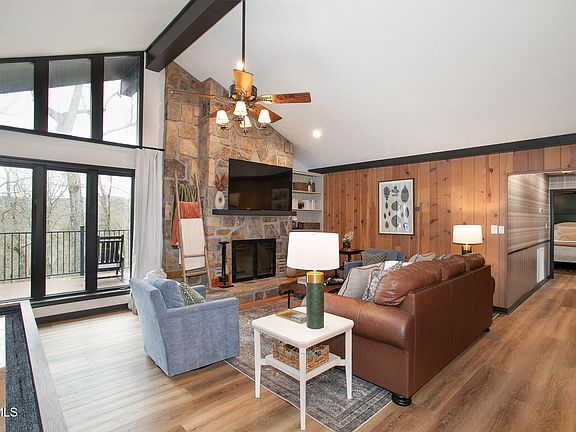 3rd image of 428 Moody Dr