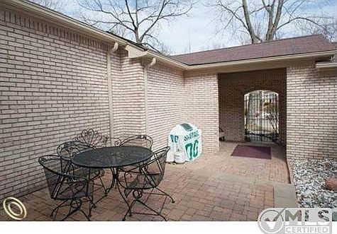 Attact paver court yard