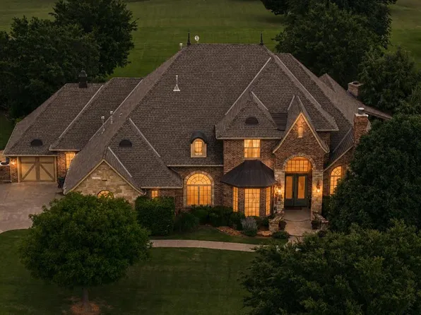 18299 Carlton Way, Edmond, OK 73012