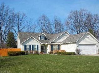 5301 Apple Creek Dr, Sheffield Village, OH