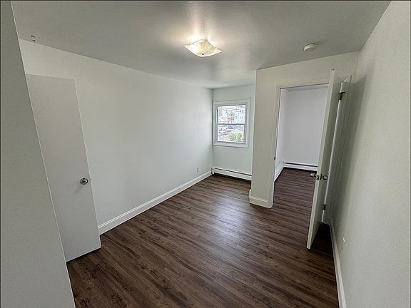 5th image of 164 Eagle St Floor 2