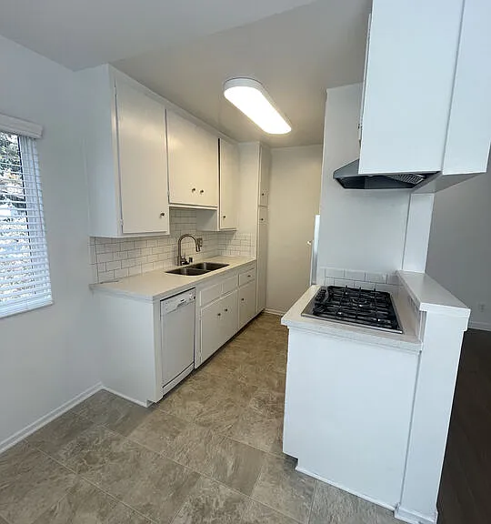744 Pier Ave #1 — Photo 8