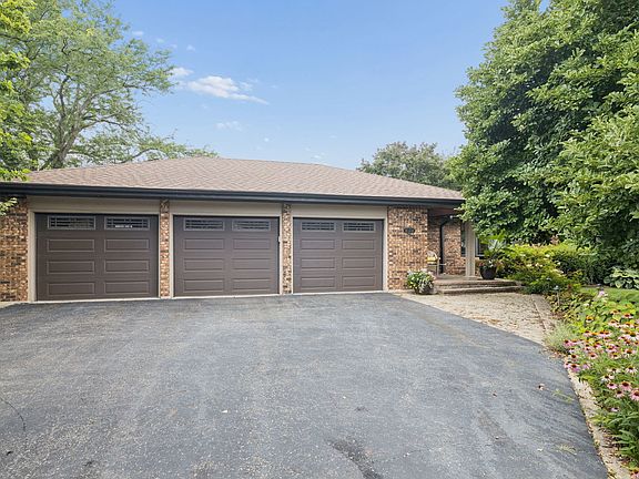 2nd image of 11S634 McGrath Ln