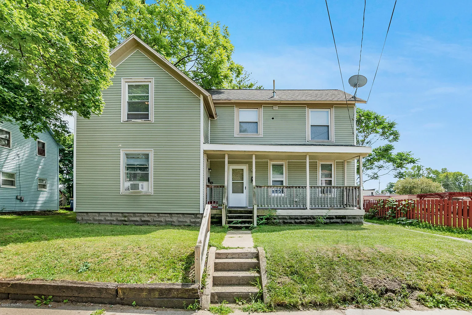 816 Adams St SE photo 1