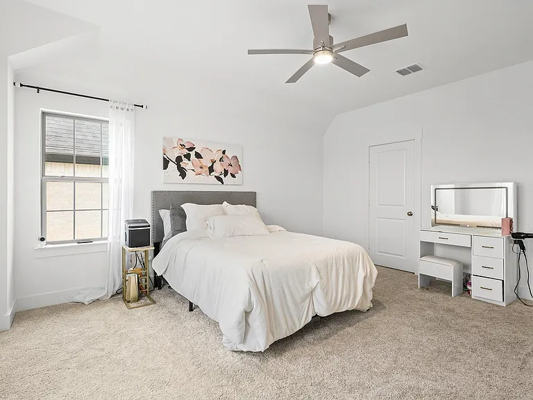 1013 Carnation Dr — Photo 27