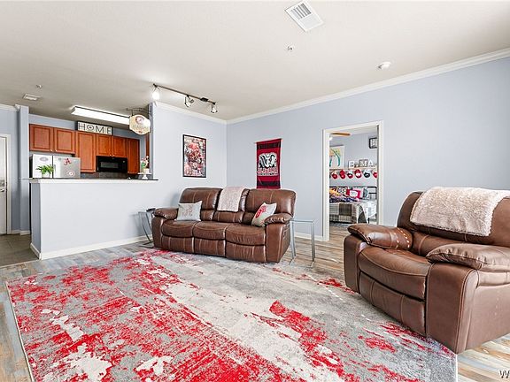 4th image of 600 13th St Unit 334