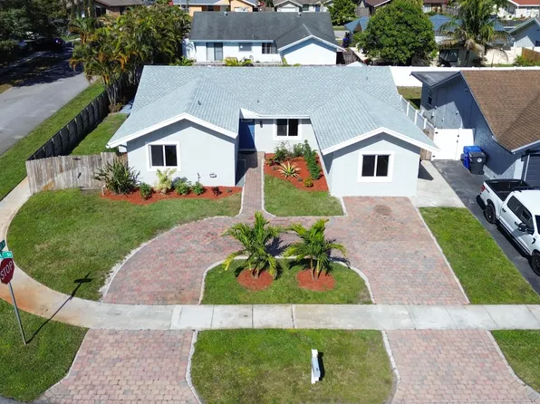 8209 SW 12th Street, North Lauderdale, FL 33068