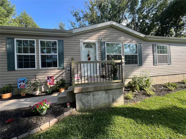 21 Delores Dr, Fenton, MO 63026