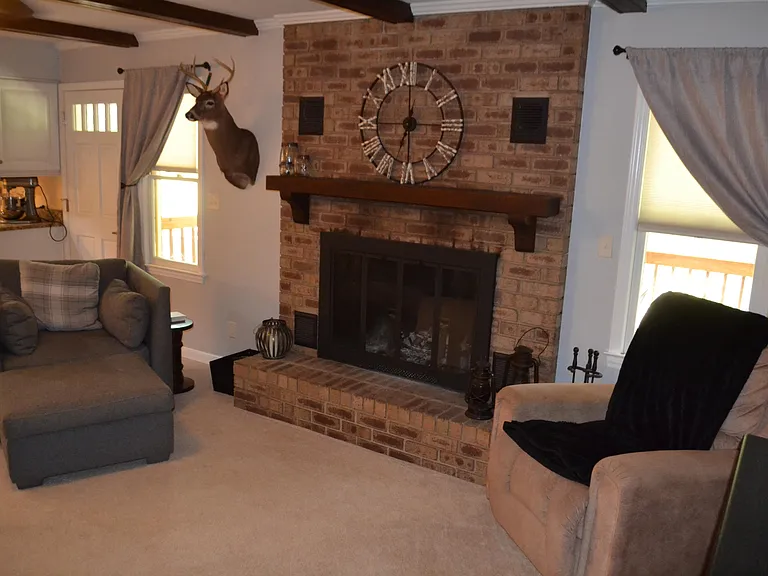 861 Hawthorne Dr — Photo 10