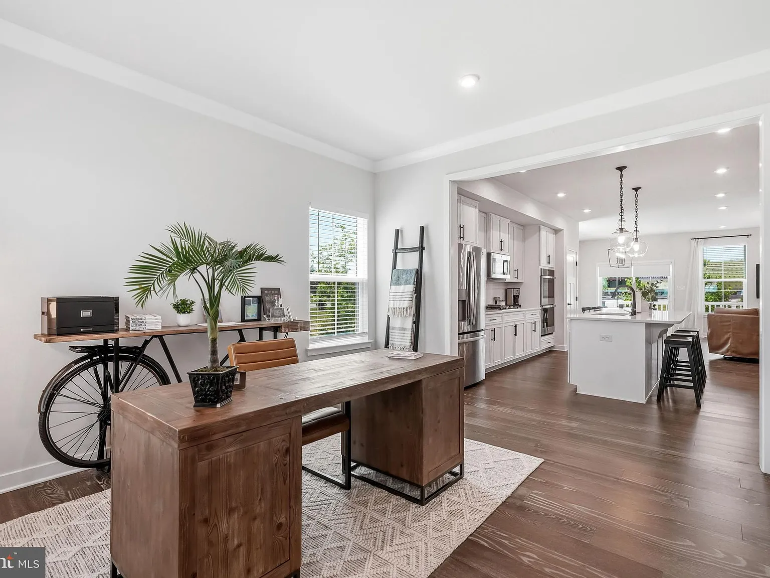 3 bed, 3.5 bath, 2880 sqft, $4,000 — Photo 4