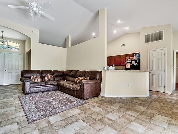 4th image of 4703 Acorn Dr