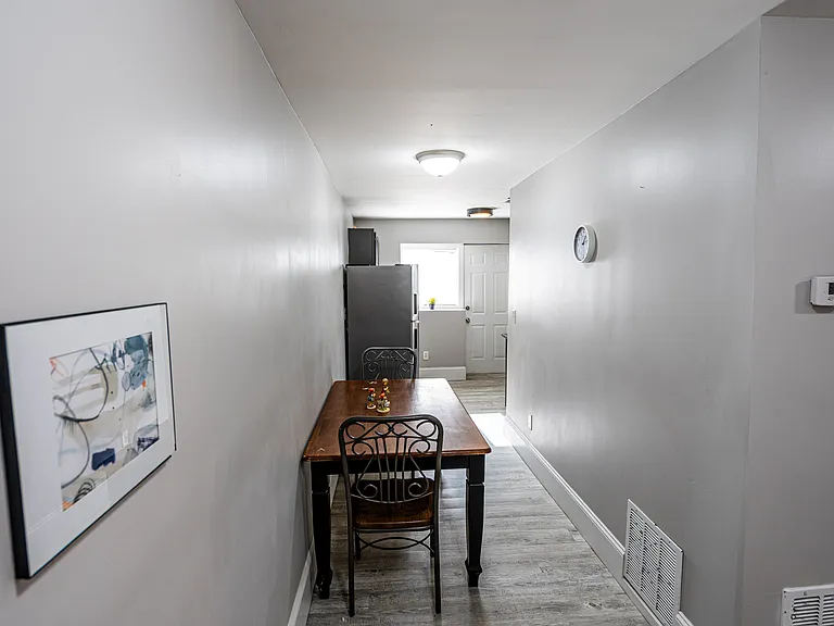 2881 Sylvan Rd #D — Photo 8
